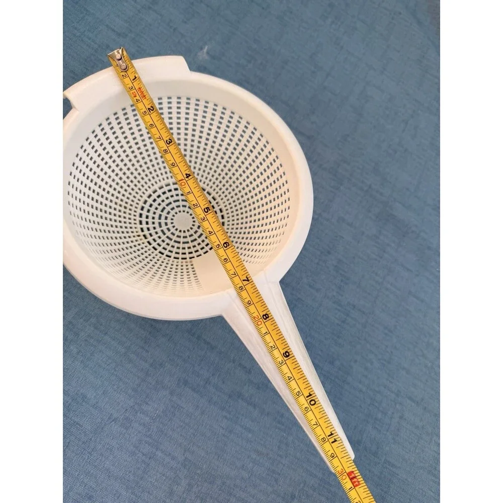 Vintage Rubbermaid 1 Qt Colander Strainer #2932 White w/Handle